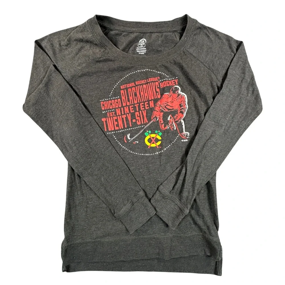 NHL Chicago Blackhawks Long Sleeve Shirt Gray Womens Size Small Hockey Tee - Picture 1 of 8